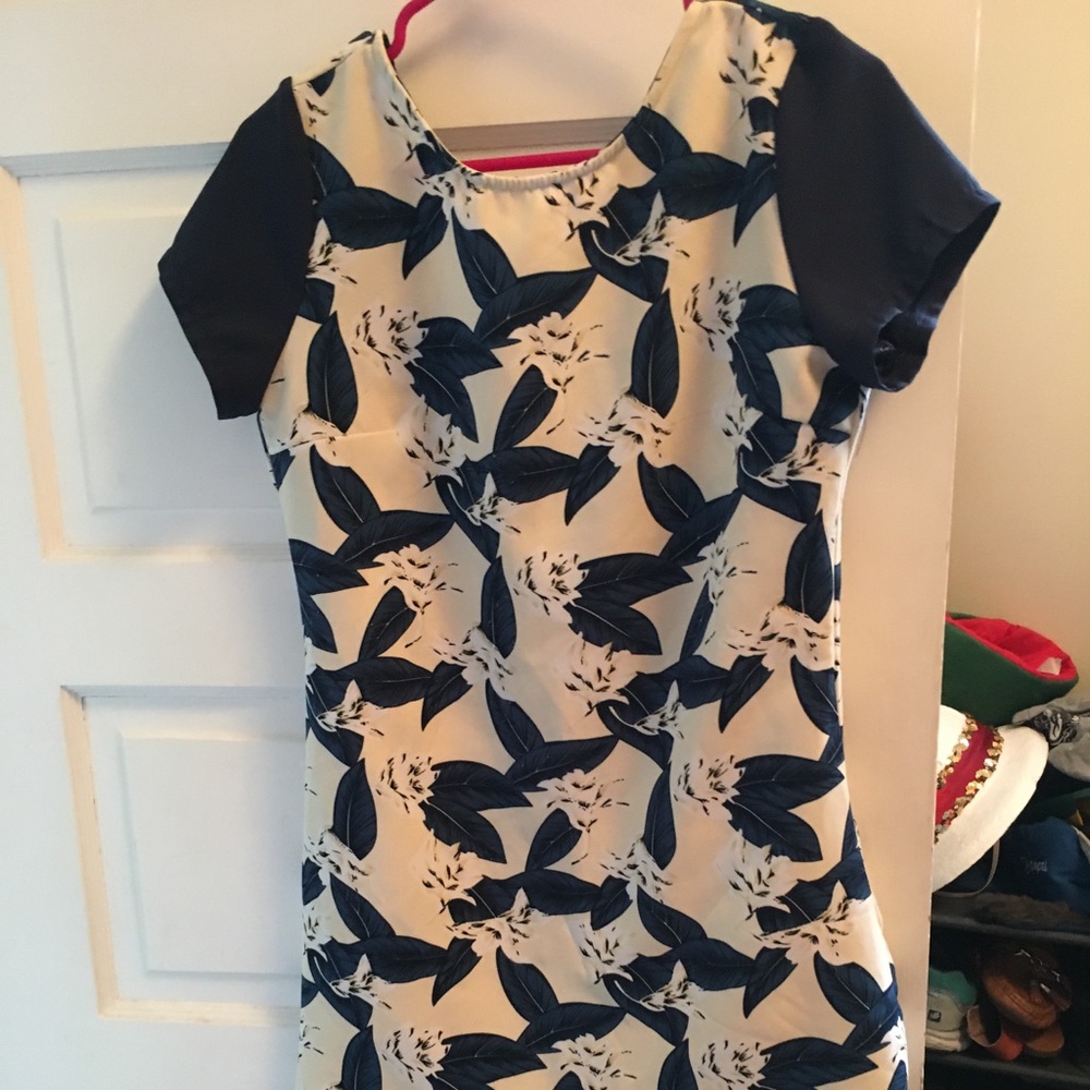 Tobi dress size M